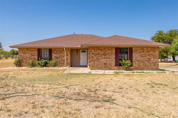 1021 Oak Grove Road E, Fort Worth, TX 76028