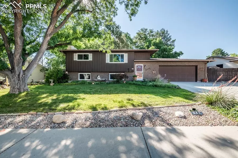 16 Verdosa DR, Pueblo, CO 81005