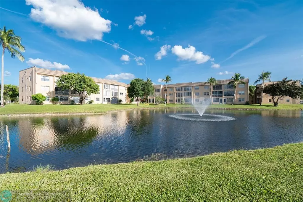 Sunrise, FL 33322,9380 Sunrise Lakes Blvd  #110