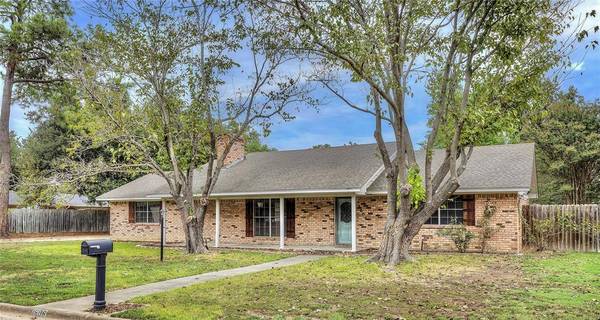 1606 Jason Street, Sulphur Springs, TX 75482