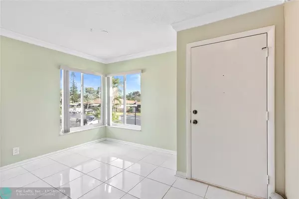 Delray Beach, FL 33484,5749 Phoenix Palm Court  #D