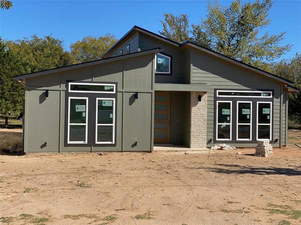 712 3rd Street, Bridgeport, TX 76426