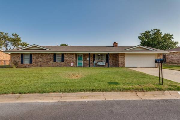 224 Lacewell Street, Jacksboro, TX 76458