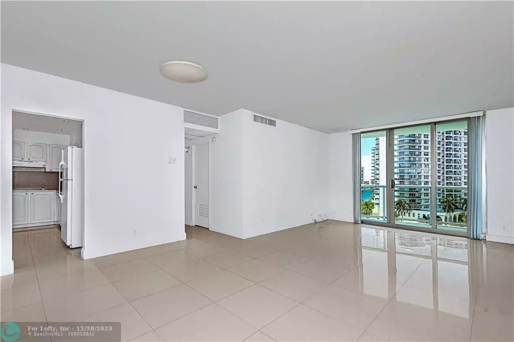 Hollywood, FL 33019,3901 S Ocean Dr  #8Q