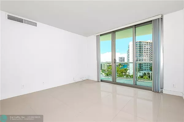 Hollywood, FL 33019,3901 S Ocean Dr  #8Q