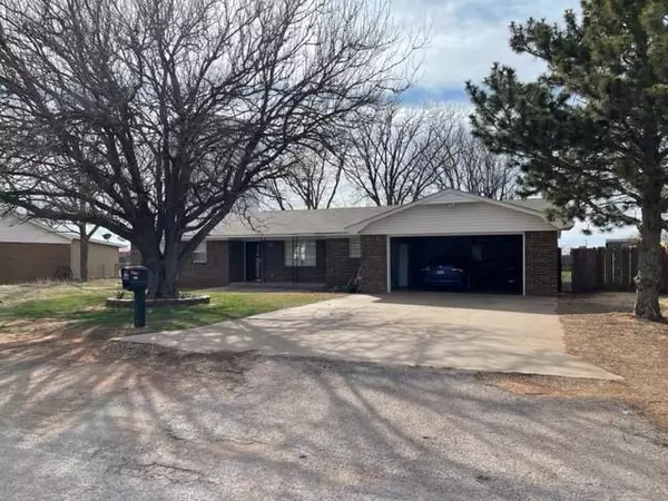 407 Spurlin Drive, Sayre, OK 73662