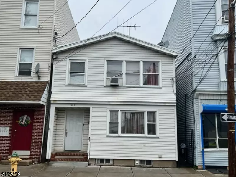 326 Cross St, Harrison Town, NJ 07029