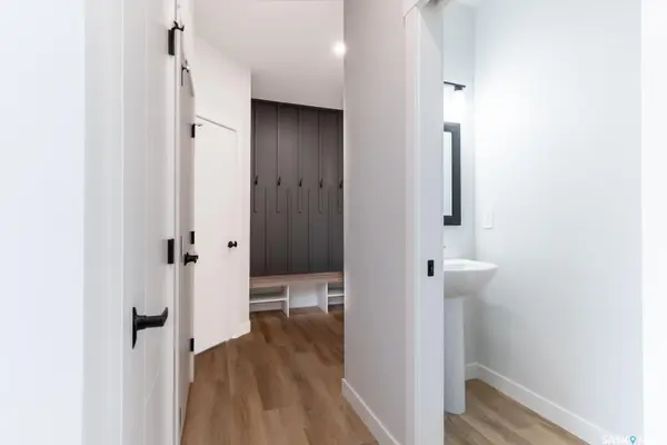 126 Chelsom BEND, Saskatoon, SK S7V 1R2