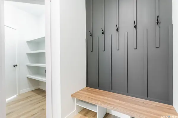 126 Chelsom BEND, Saskatoon, SK S7V 1R2