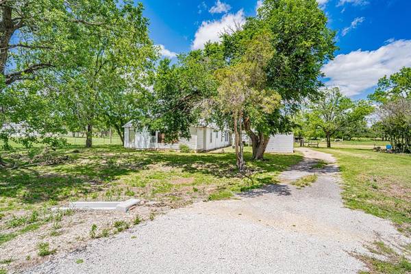 5679 E State Highway 6, Dublin, TX 76446