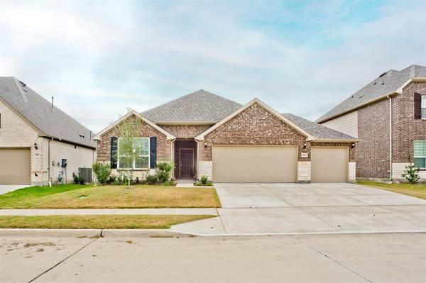 929 Sweeping Butte Drive, Fort Worth, TX 76052