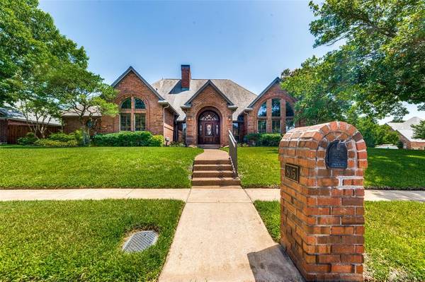 805 Overlake Court, Euless, TX 76039