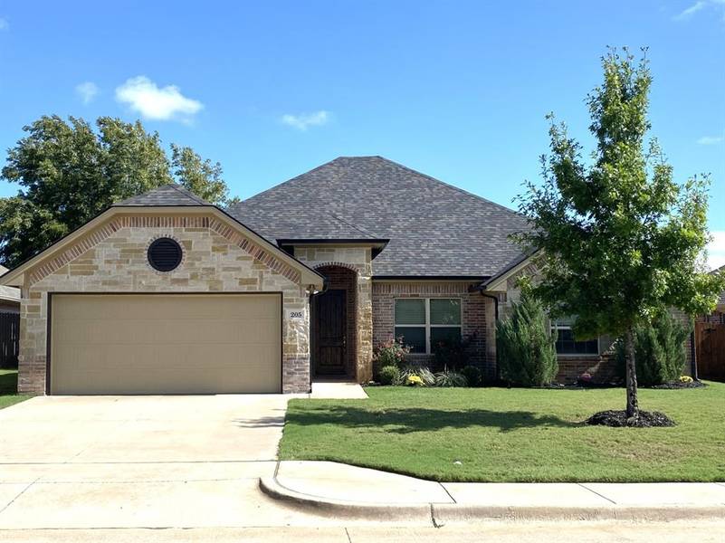 205 Donna Circle, Granbury, TX 76049