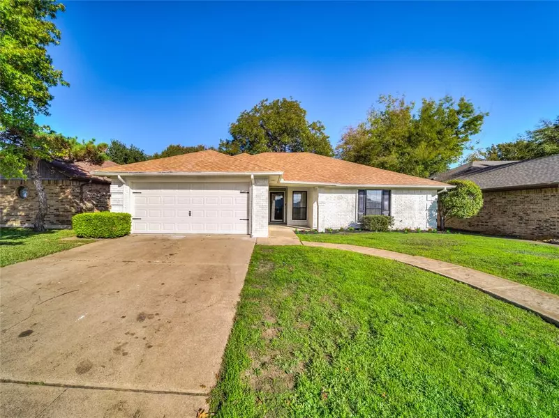 3416 Park Lake Drive, Fort Worth, TX 76133