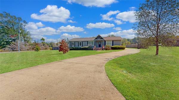 3725 Farmridge Road, Keithville, LA 71047