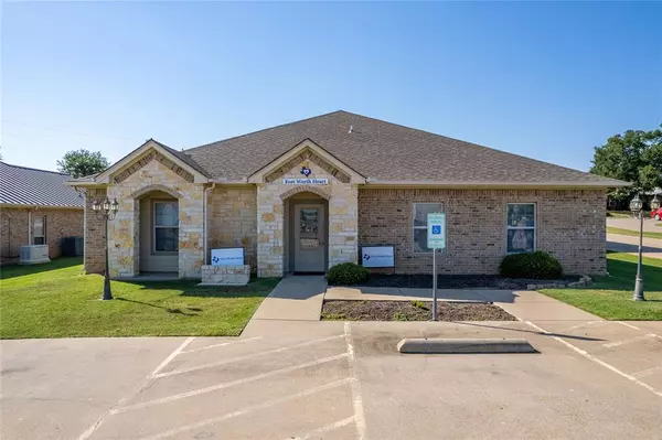 2003 Rockview Drive,  Granbury,  TX 76049