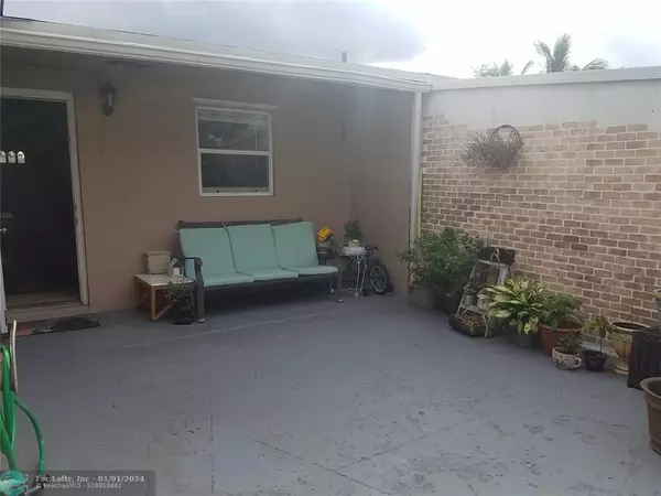 North Lauderdale, FL 33068,6621 SW 18th Ct