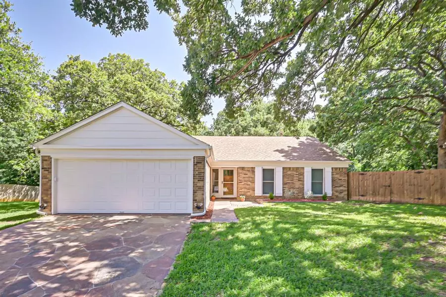 3901 Brookgate Court, Arlington, TX 76016