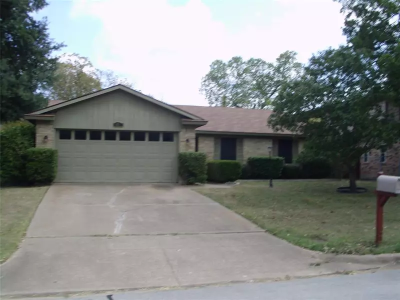 1437 Warren Lane, Fort Worth, TX 76112