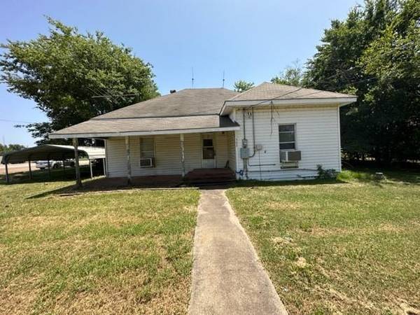 302 E Market Street, Mabank, TX 75147