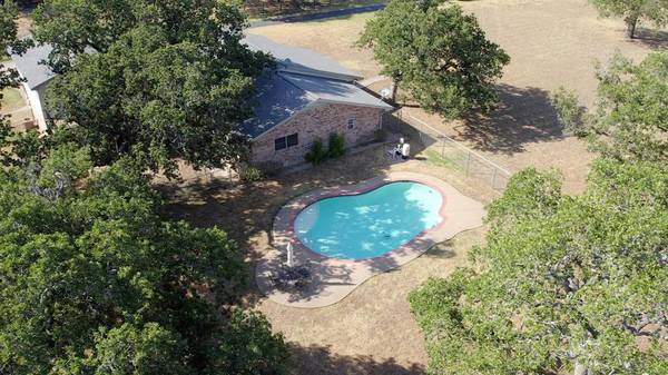 822 County Road 484, Stephenville, TX 76401