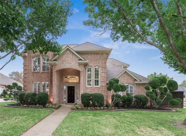 8125 Vine Wood Drive, North Richland Hills, TX 76182