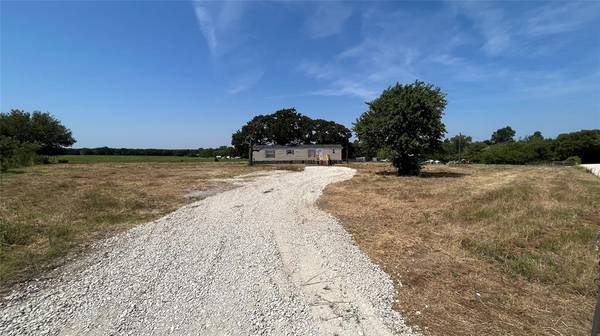 633 County Road 162, Gainesville, TX 76240