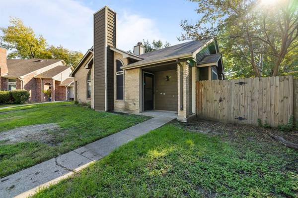 6407 Valleybrooke Court, Arlington, TX 76001