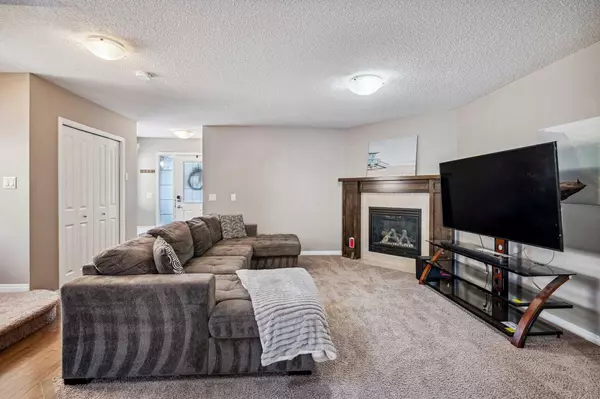 Airdrie, AB T4B 0T2,2345 Baywater CRES SW