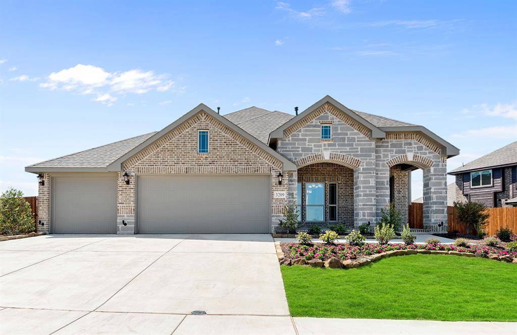 3209 Rosewood Drive, Glenn Heights, TX 75154