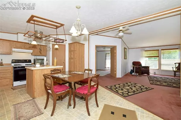 Florissant, CO 80816,37 Daniwood GRV