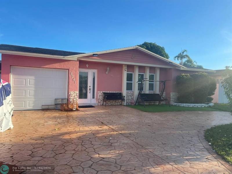 8241 SW 9th St, North Lauderdale, FL 33068