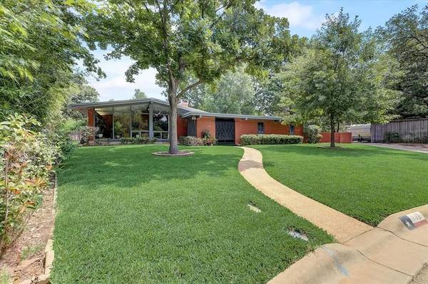 115 Alan A Dale Circle, Denton, TX 76209