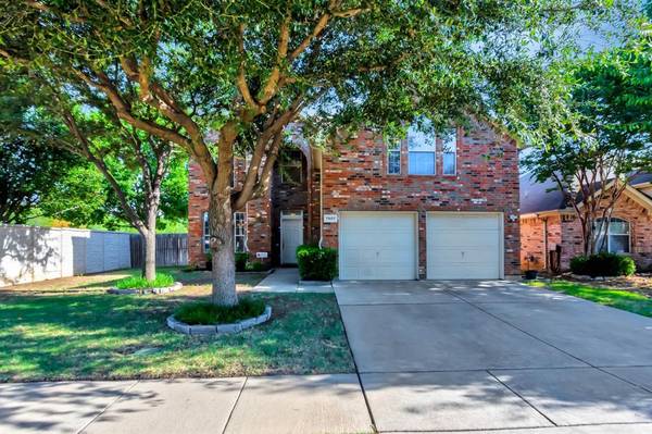 7807 Enchanted Isle Drive,  Arlington,  TX 76016