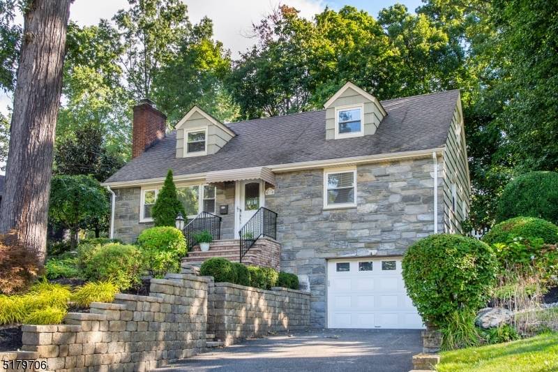 2 Hillcrest Rd, Caldwell Boro Twp., NJ 07006