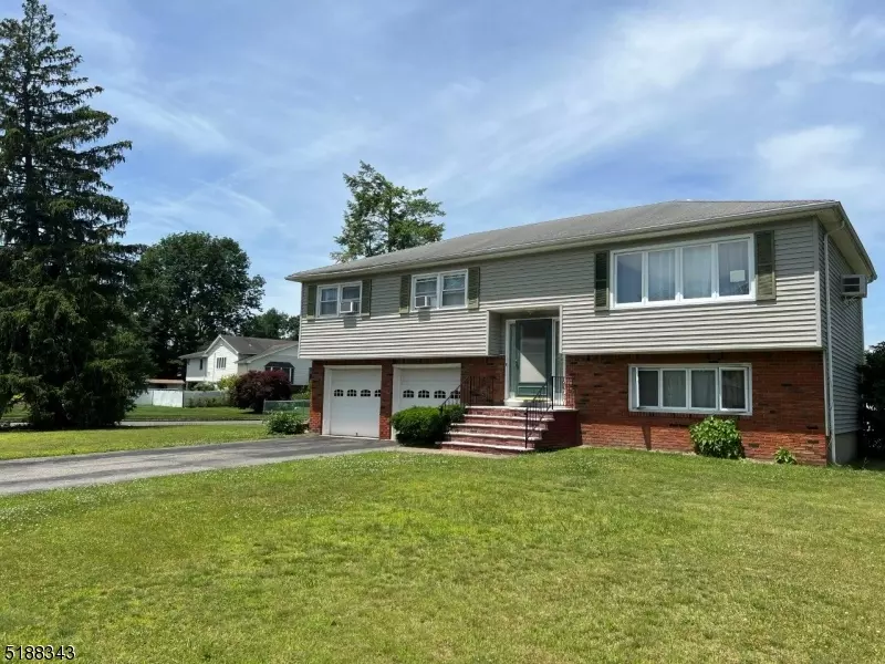 Fairfield Twp., NJ 07004,52 Donna Dr