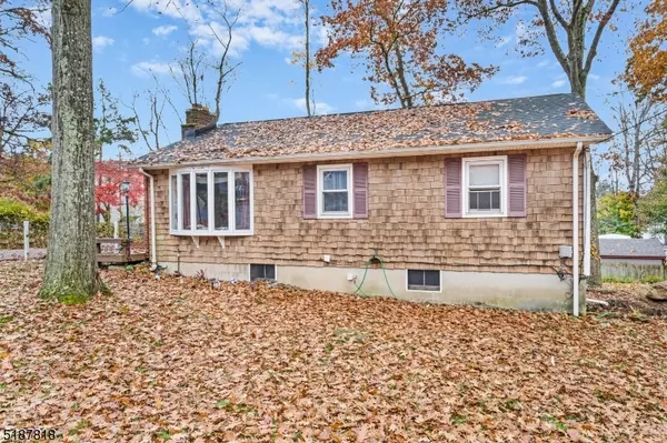 226 Windsor Ave, Hopatcong Boro, NJ 07843