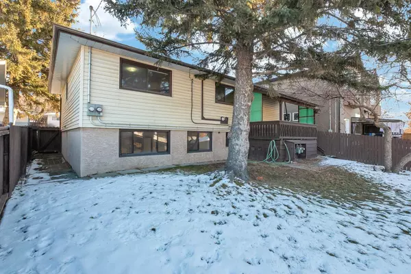 Calgary, AB T2E 4T3,1035 16A ST NE