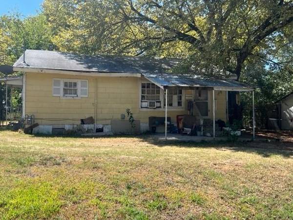 605 W Cherry Street, Paris, TX 75460