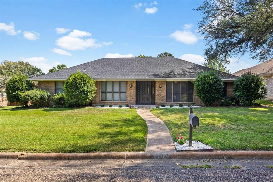 516 Brookwood Drive, Mount Pleasant, TX 75455