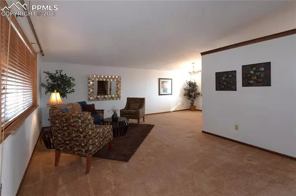 Colorado Springs, CO 80915,6475 Pawnee CIR