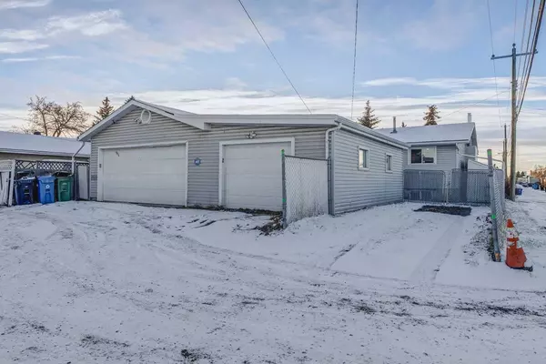 Calgary, AB T2A 1W9,904 60 ST SE