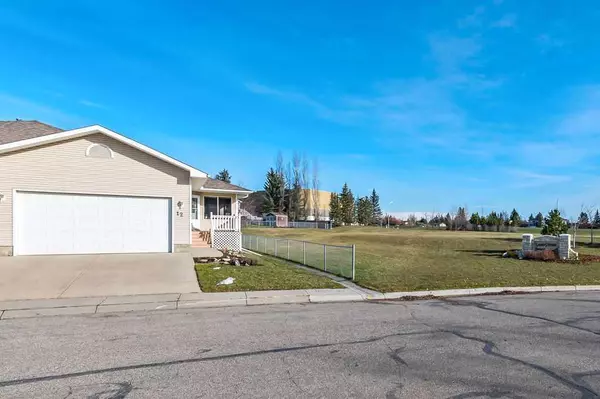 Okotoks, AB T1S 1P8,12 Sandstone Ridge CRES