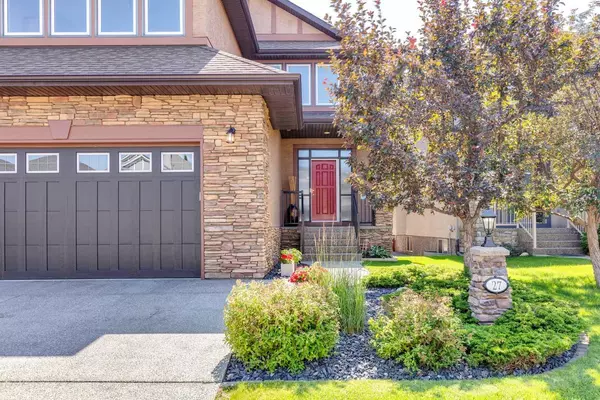 Calgary, AB T3H 5T9,27 West Cedar PL SW