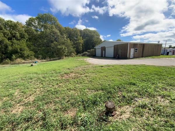 2319 Tin Top Road, Weatherford, TX 76087