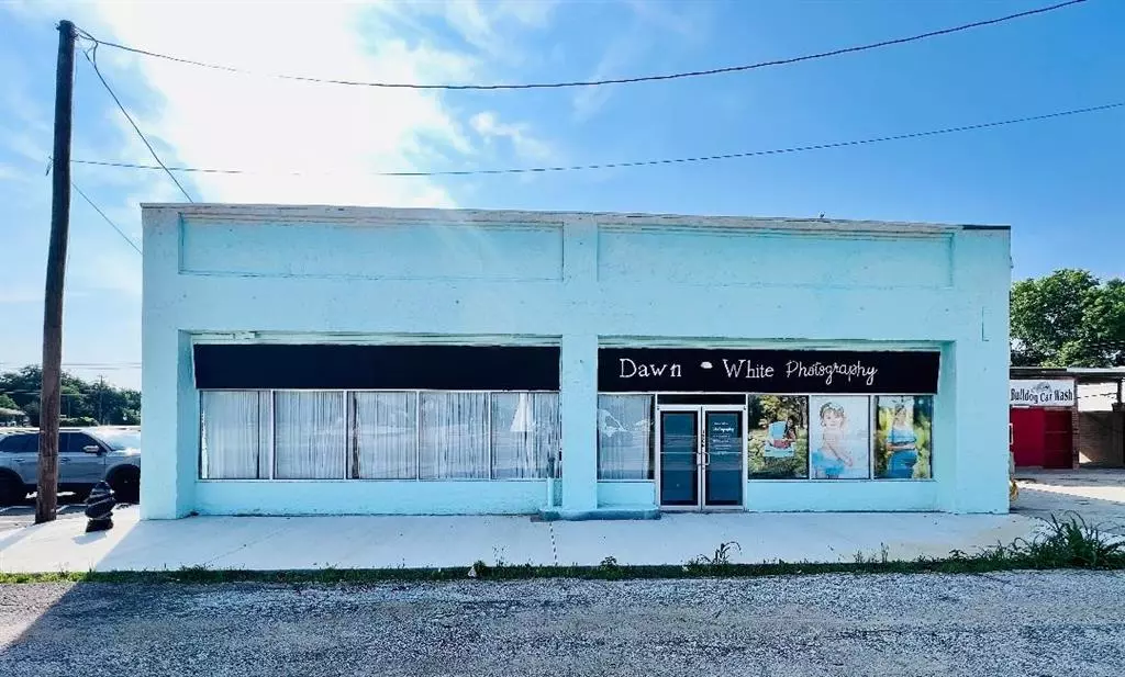 Alvord, TX 76225,120 N Wickham Street