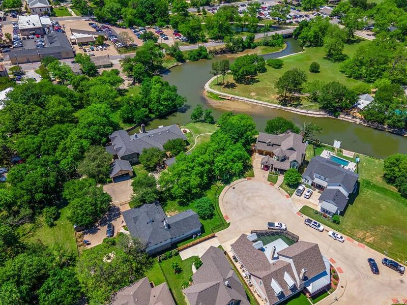 301 Mary Lou Court, Granbury, TX 76048