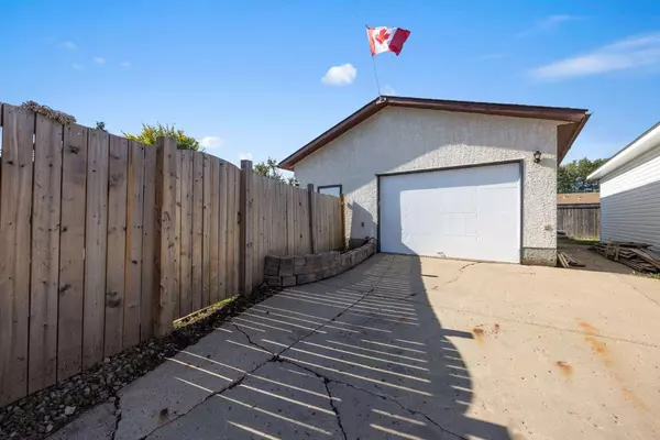 Fort Mcmurray, AB T9H 4M8,204 Wapiti CRES