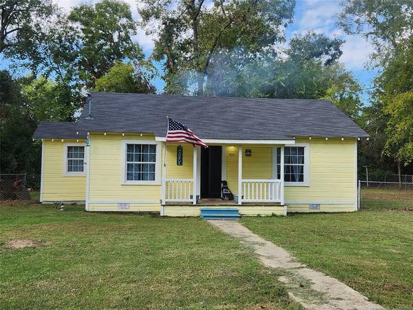 402 Wilkerson Street, Winnsboro, TX 75494