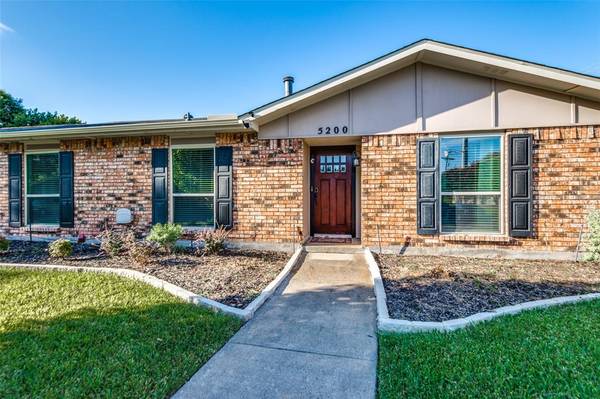 5200 Cole Drive, The Colony, TX 75056